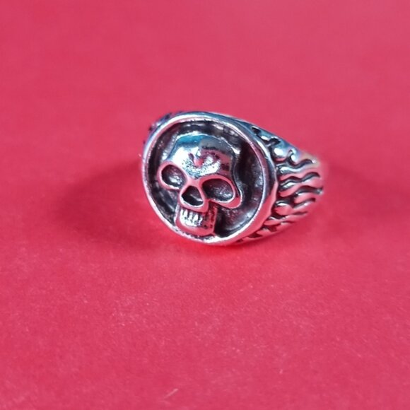 🔥💀 Flaming Gothic Skull Hip Hop Ring – Size 10 - Picture 4 of 4